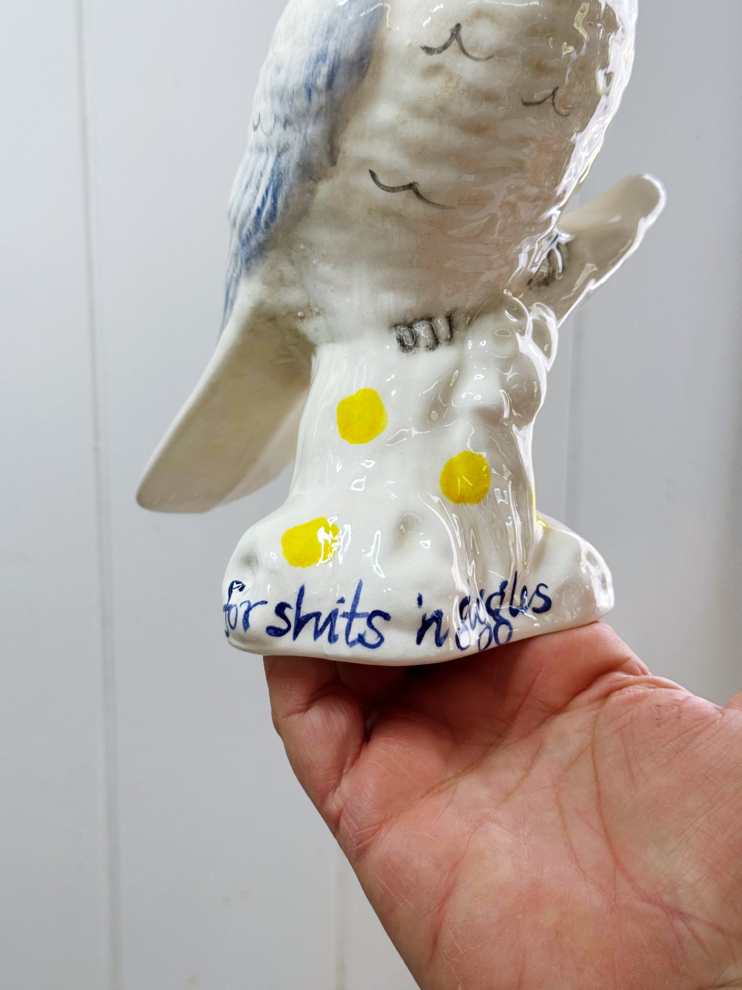 Giggling kookaburra statue