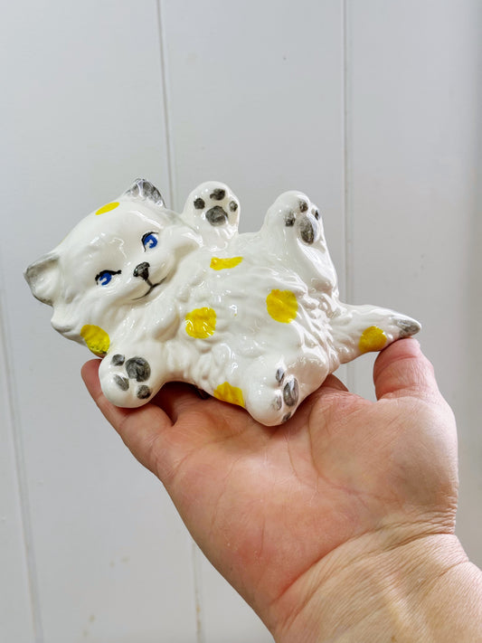 Ragdoll lady cat statue