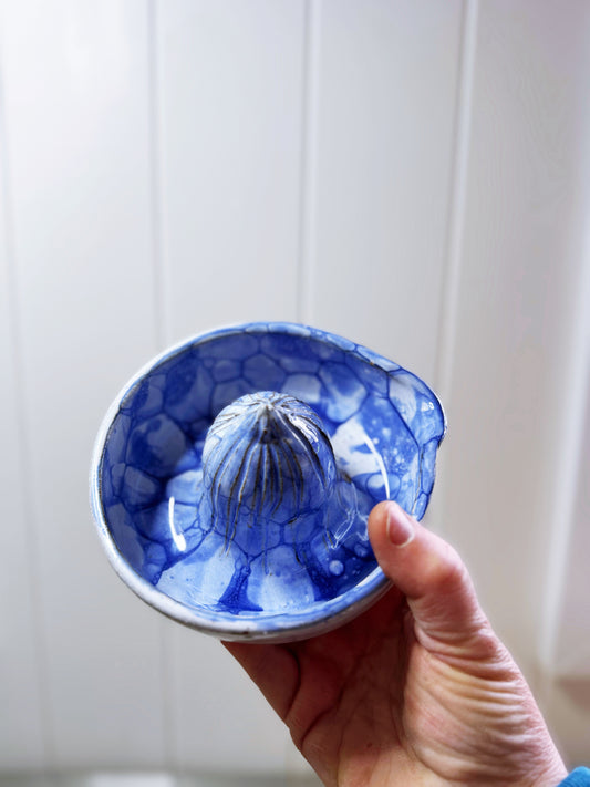 Juicer - Cobalt bubble decoration